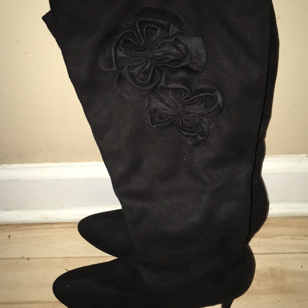 🌸NEW Velvet Heart boots